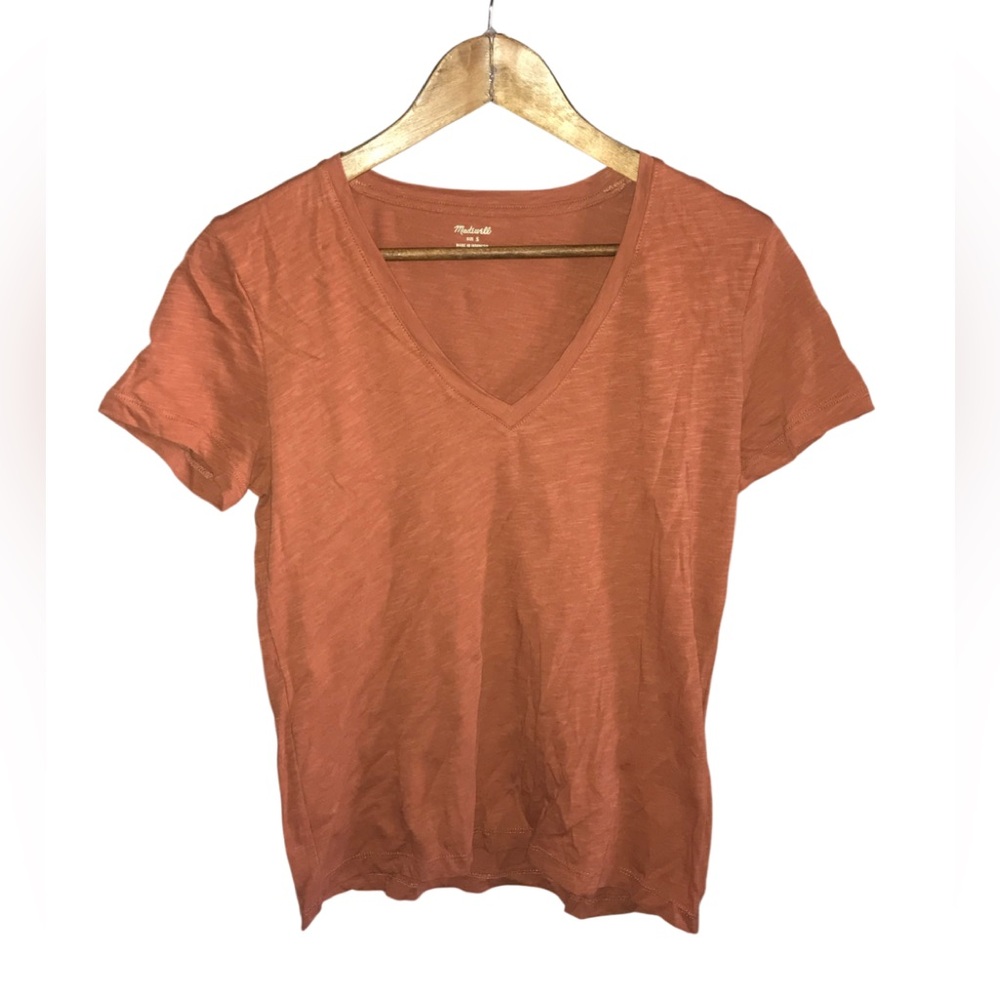 Madewell Women's Short Sleeve V-Neck Tee in Rust